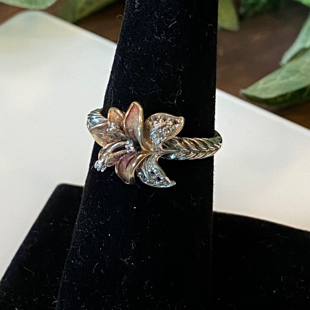 Beautiful Lilly Flower Diamond Sterling Ring! - Picture 3 of 13